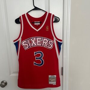 Mitchell & Ness Philladelphia 76ers Road 1996-1997 Allen Iverson Swingman jersey